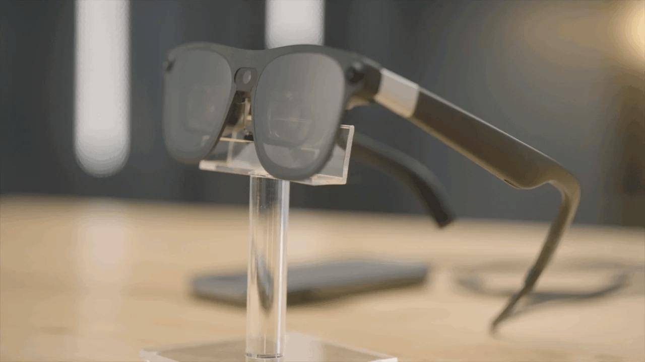 ：谷歌公布Android XR智能眼镜路线图pg电子模拟器免费试玩愿整天陪你“看”世界(图3)